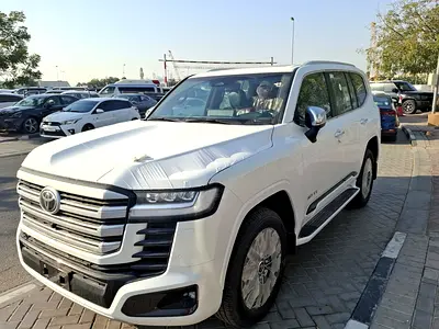 Landcruiser VXR 3.5L 2025 TT White Hybrid (Export Only)