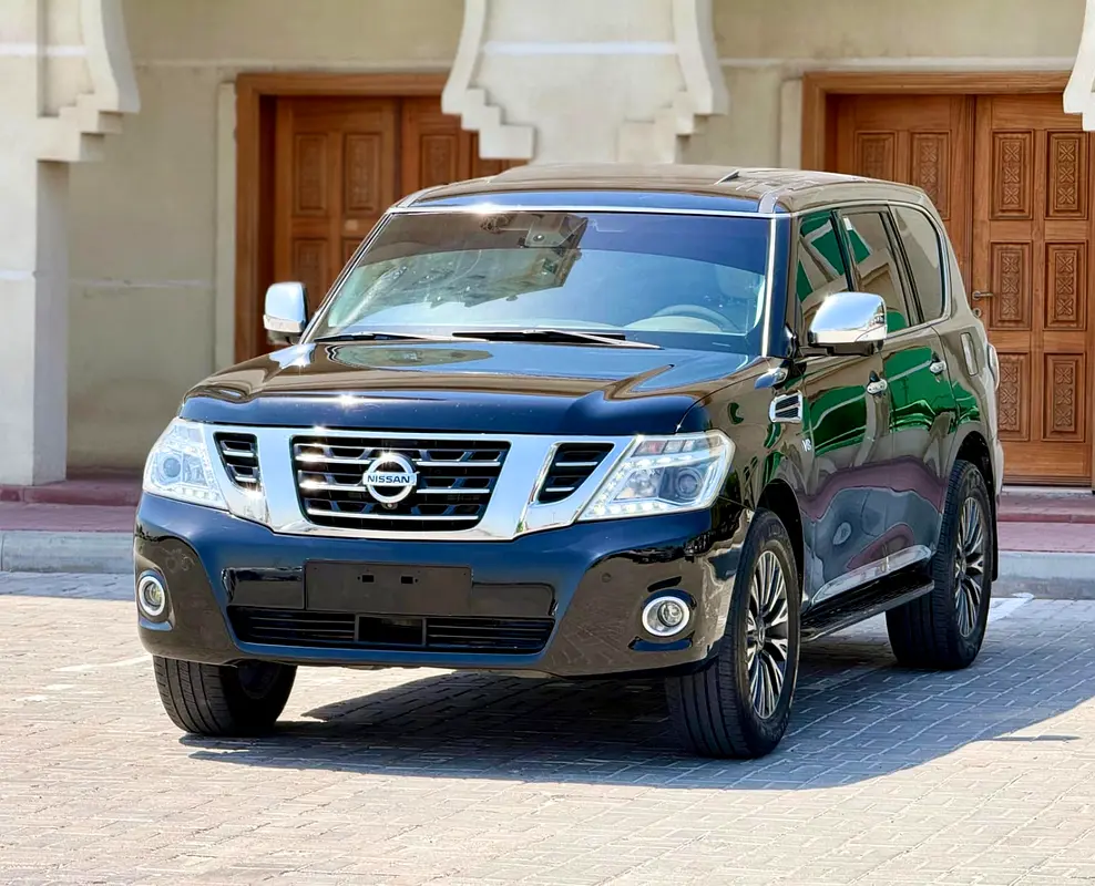 Nissan Patrol 2012 — photo 1 of 18