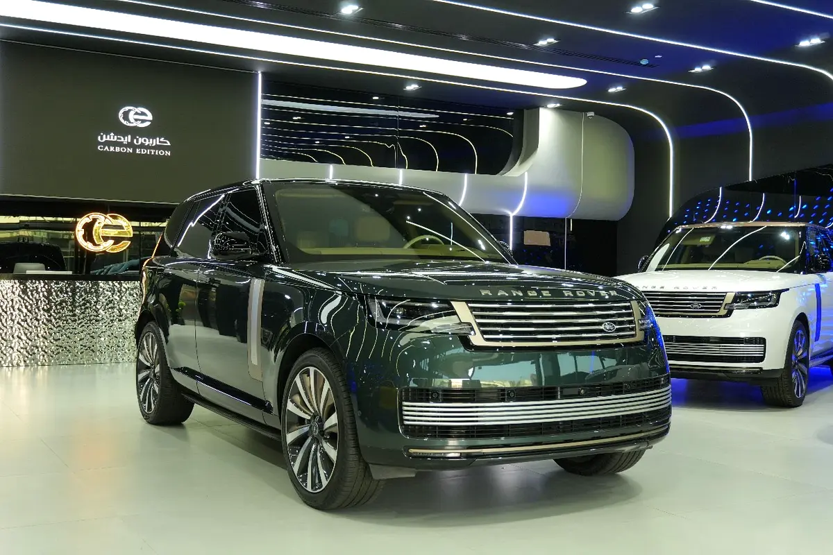 Land Rover Range Rover 2024 — photo 1 of 10