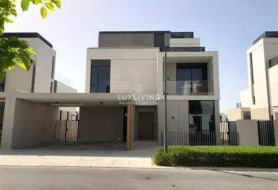 Modern Comtemporary| Brand New | Close to Pool