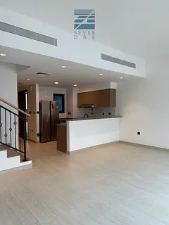 PREMIUM 4BR TOWNHOUSE | VACANT | CLOSE TO PARK | PERFECT FOR FAMILY