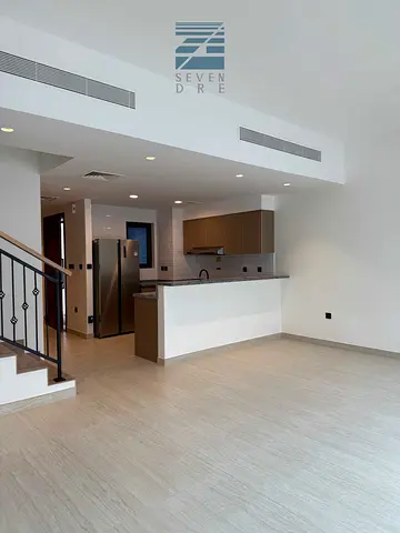 PREMIUM 4BR TOWNHOUSE | VACANT | CLOSE TO PARK | PERFECT FOR FAMILY