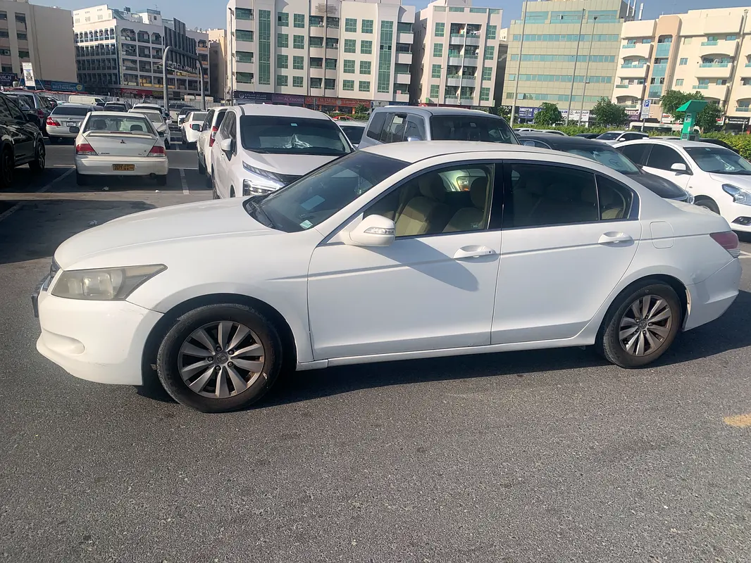 Honda Accord 2008 — photo 1 of 4