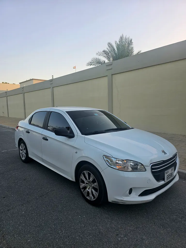 Peugeot 301 2016 — photo 1 of 8