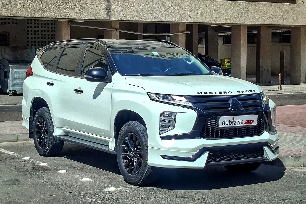 Mitsubishi Montero Sport 2023 — photo 1 of 15