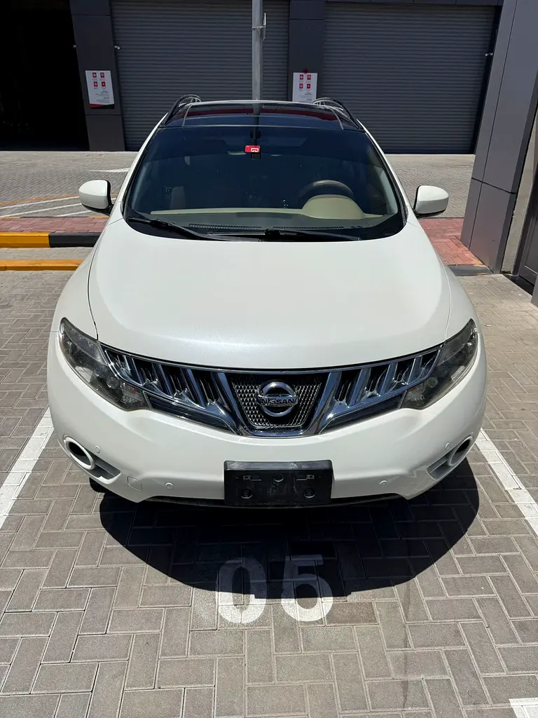 Nissan Murano 2011 — photo 1 of 9