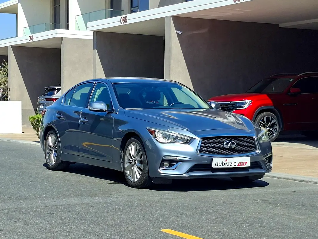 Infiniti Q50 2018 — photo 1 of 14