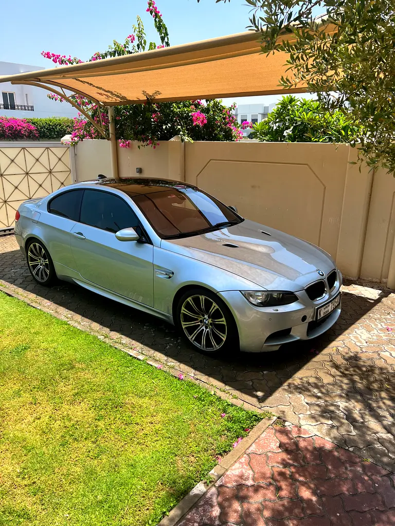 BMW M3 2010 — photo 1 of 4