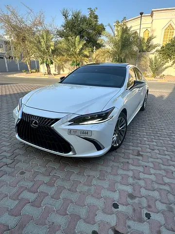 Lexus ES350 Platinum 2023