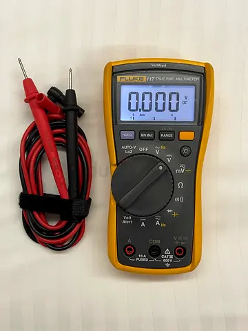 Fluke 117 Multimeter