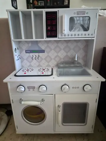 Wooden Play Kitchen Set with Oven, Microwave and Wash Station. Light up with battery