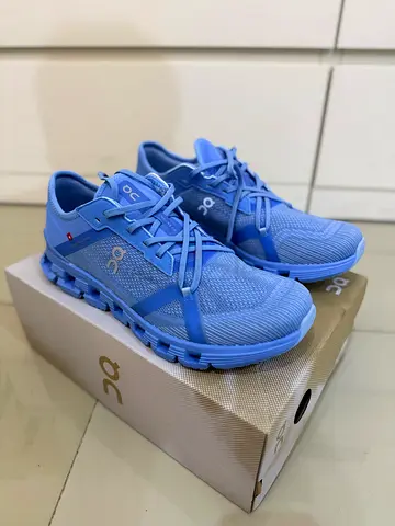 On Cloud x4 (brand new)