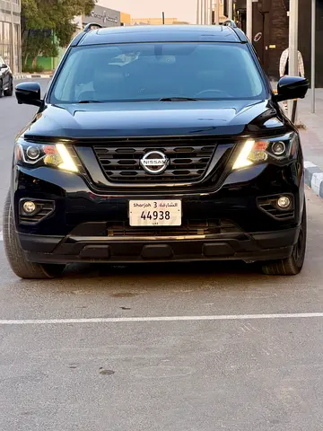 2018 Nissan Pathfinder Midnight Edition - American Specs - Excellent Condition