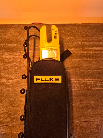 Fluke T5-600 Voltage Continuity  Current Tester - Pristine Condition