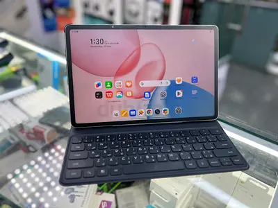 Honor Tablet pad 10 8/256 with Detachable Keyboard - Good Condition