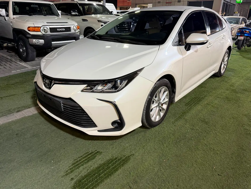 Toyota Corolla 2020 — photo 1 of 8