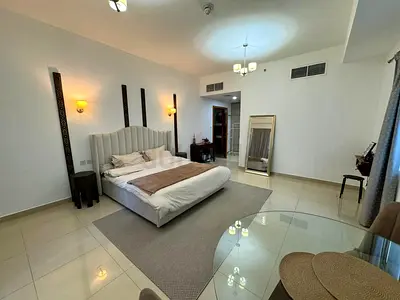 PREMIUM FEMALE MASTER ROOM+PARKING