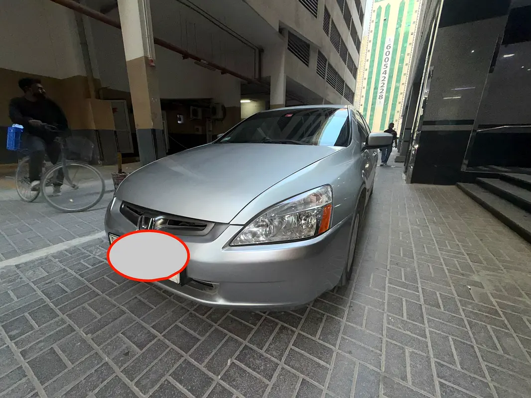 Honda Accord 2004 — photo 1 of 8