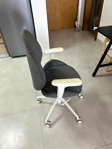 HATTEFJÄLL Office chair with armrests, Gunnared medium grey/white