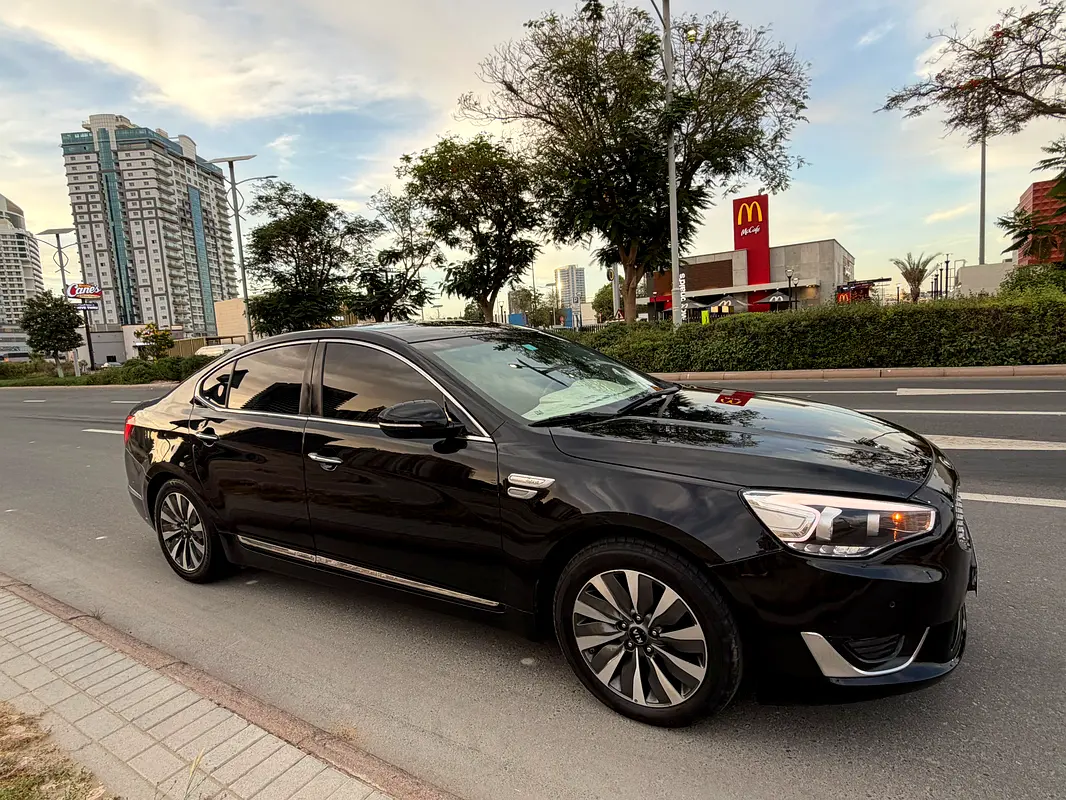 Kia K8 2016 — photo 1 of 8