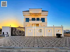 Classic villa with a touch of creativity, located on a main street directly behind the mosque. Regis