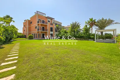 Luxury Finishing |Upgraded Unit| Sea View
