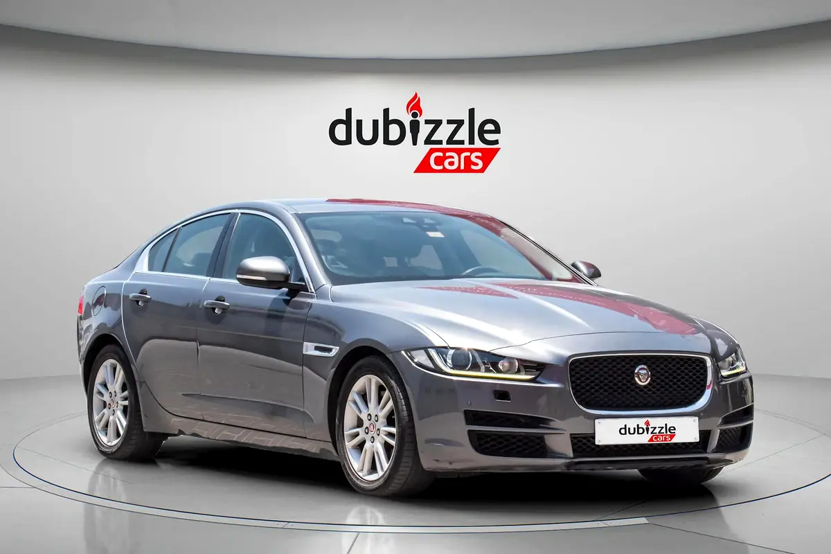 Jaguar XE 2016 — photo 1 of 16