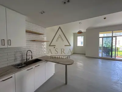 Upgraded Studio | Ready to Move | Garden Facing