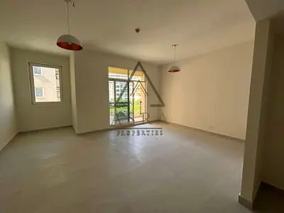 Upgraded Studio | Ready to Move | Garden Facing