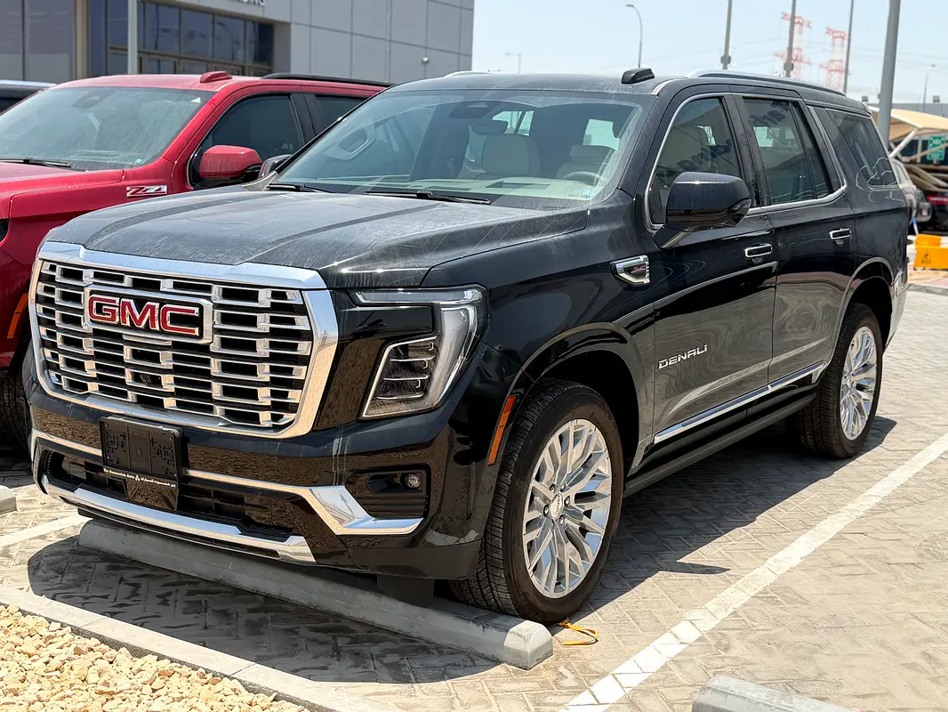 GMC Yukon 2025 — photo 1 of 7