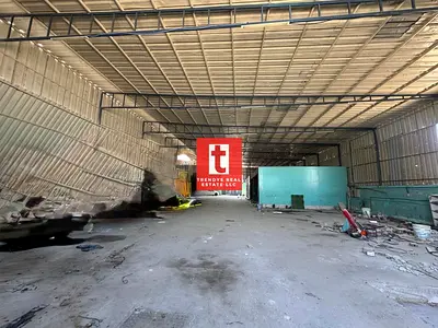 Garage warehouse with office for Rent in Al Quoz 10,000 SQFT AED 650 K Facing Main Road