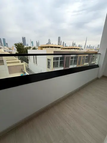 1 BH in new Building in Jumeirah (very Quite)