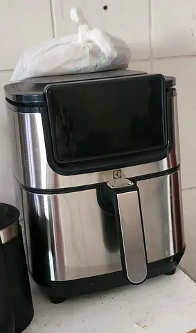 Electrolux stainless steel air fryer - good working condition