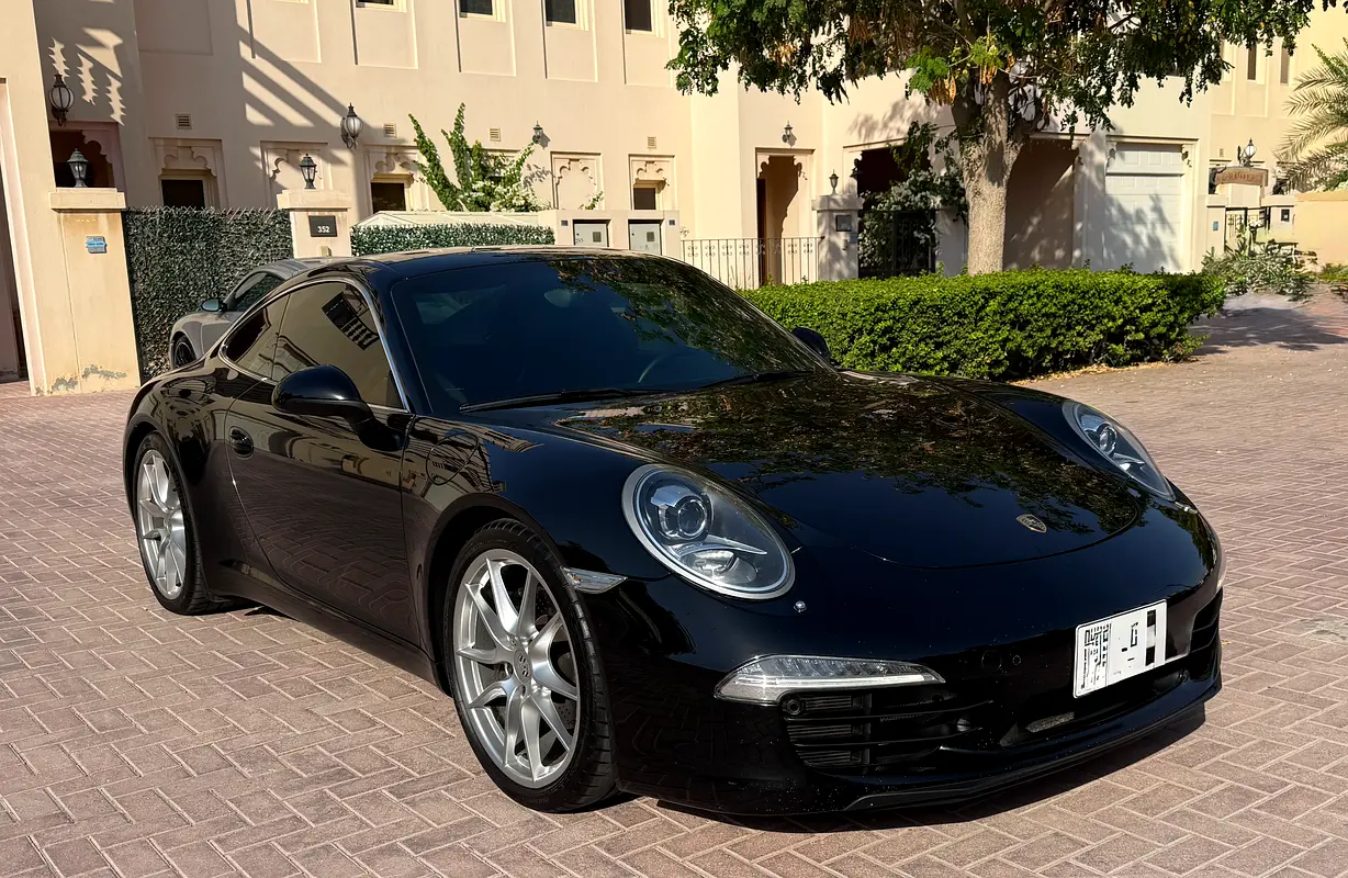 Porsche 911 2013 — photo 1 of 9