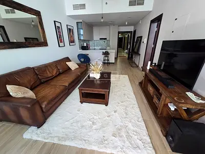 FURNSIHED | GREAT LOCATION | WELL UPGRADED UNIT