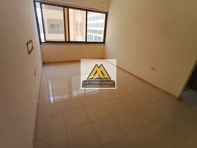 مساحة مناسبة بتقسيم عملي | موقع حيوي قريب من جميع الخدمات | سكن مريح وهادئ | تهوية وإضاءة جيدة | سهولة الوصول إلى دبي والشارقة | موقع استراتيجي