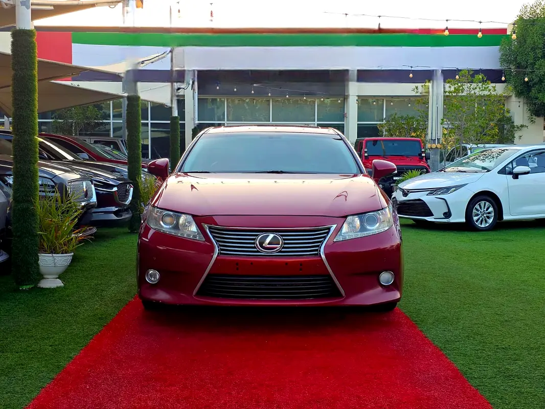 Lexus ES-Series 2015 — photo 1 of 20