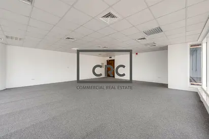 READY OFFICE | WITH CITY AND LAKE VIEWS | FITTED