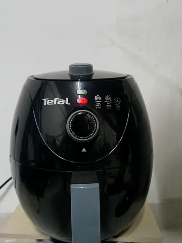 Tefal Air Fryer in Black