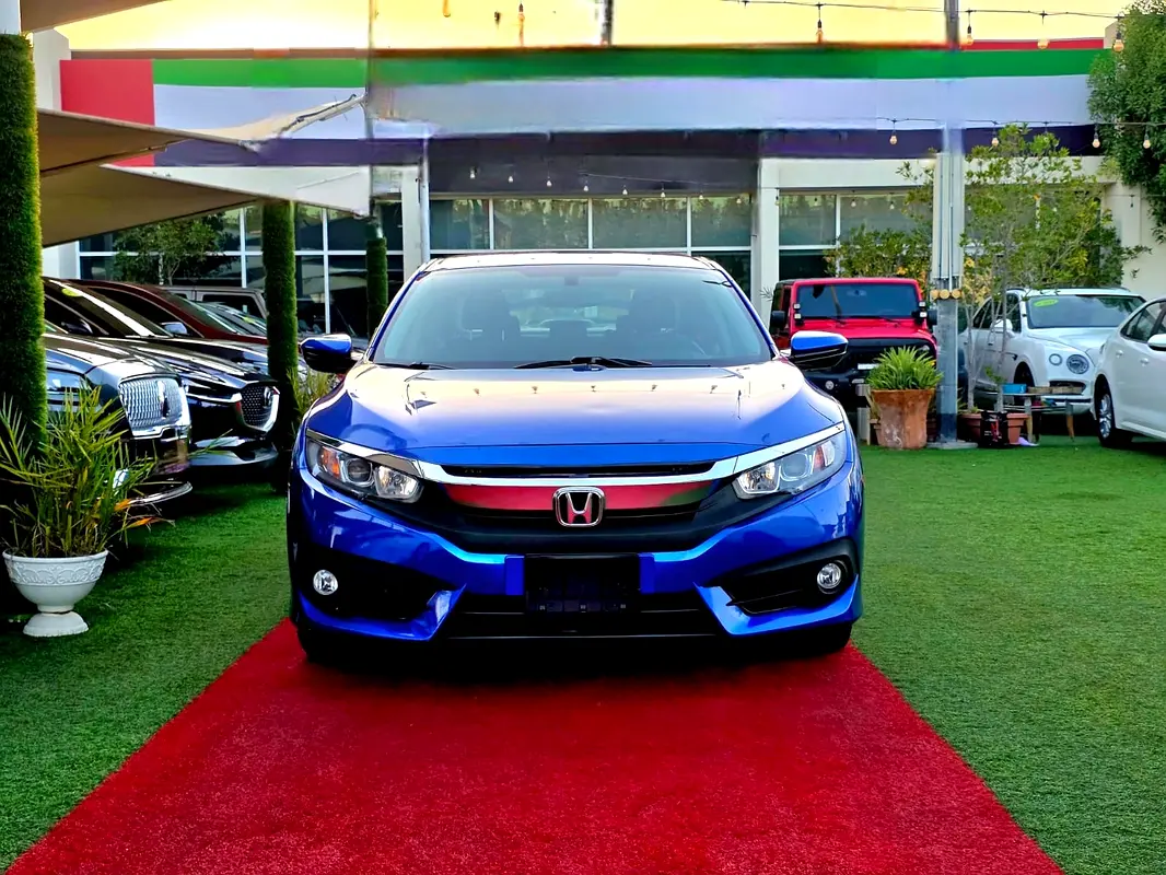 Honda Civic 2017 — photo 1 of 20