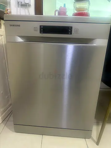 Samsung Freestanding Stainless Steel Dishwasher - Good Condition