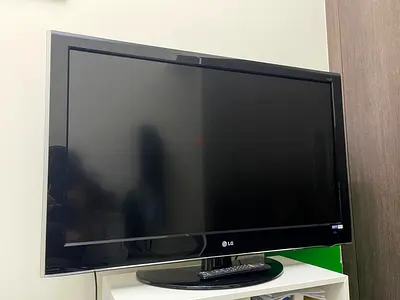 LG 42 inch TV - 1920x1080p - 60hz