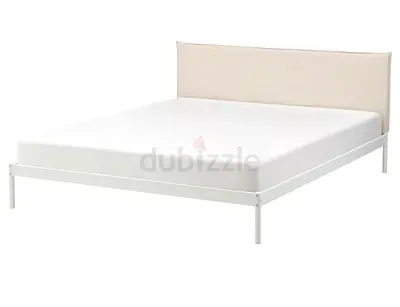 Metal Bed Frame with Padded Headboard 140*200 with matress