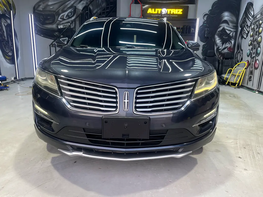 Lincoln MKC 2015 — photo 1 of 14