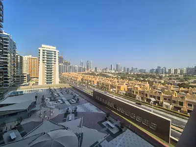 Elite 10 / Studio Apartment with Balcony // Furnished