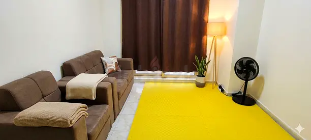 Large Spacious Room with Balcony for Females or Pakistani Couple - Ind Area 6