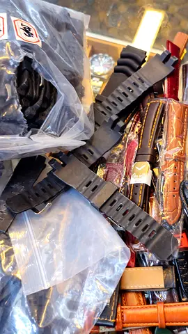 Bundle of assorted watch straps (rubber and leather) - mixed condition Totally free