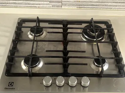 Four burner build in cooker with oven