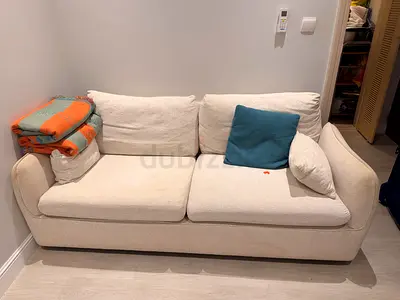 Al Huzaifa white 3 seater Sofa in Good Condition