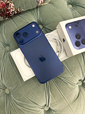 Apple iPhone 17 Pro max (256 GB) like new